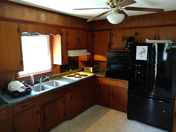 2nd image of 131 Cantrell St