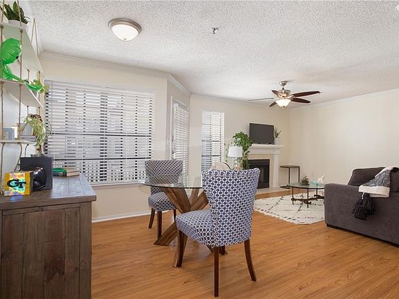 5th image of 1000 W Horatio St APT 208