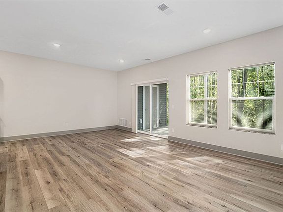 5th image of 10502 Adams St #601