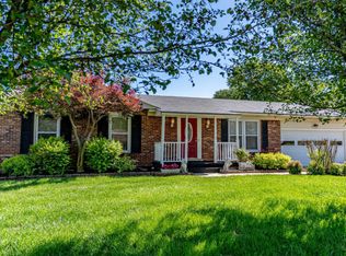 8707 Gainsborough Dr, Louisville, KY 40291