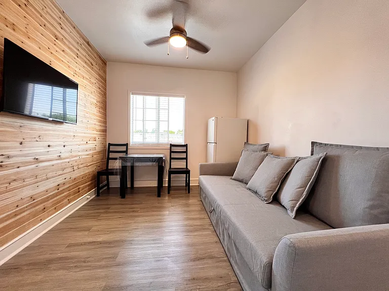 329 1/2 S Electric Ave #329B — Photo 9