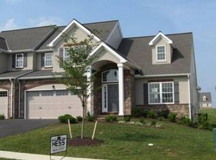 109 Village Dr, Lititz, PA 17543