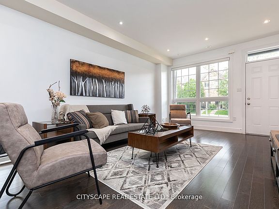 4th image of 1084 Lansdowne Ave