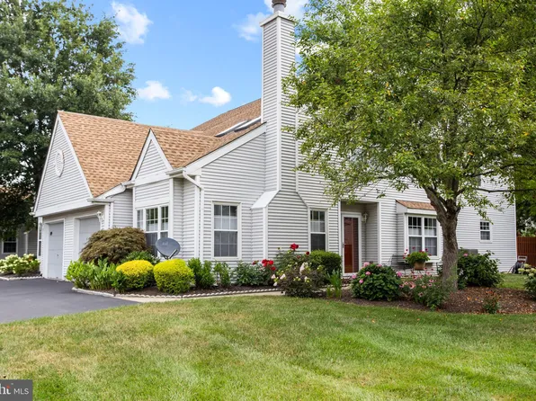 191 Birch Hollow Dr, Bordentown, NJ 08505
