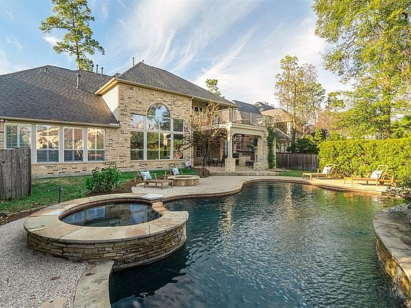 5th image of 63 S Fair Manor Cir