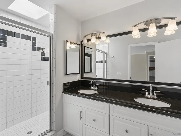 748 Isthmus Ct — Photo 20