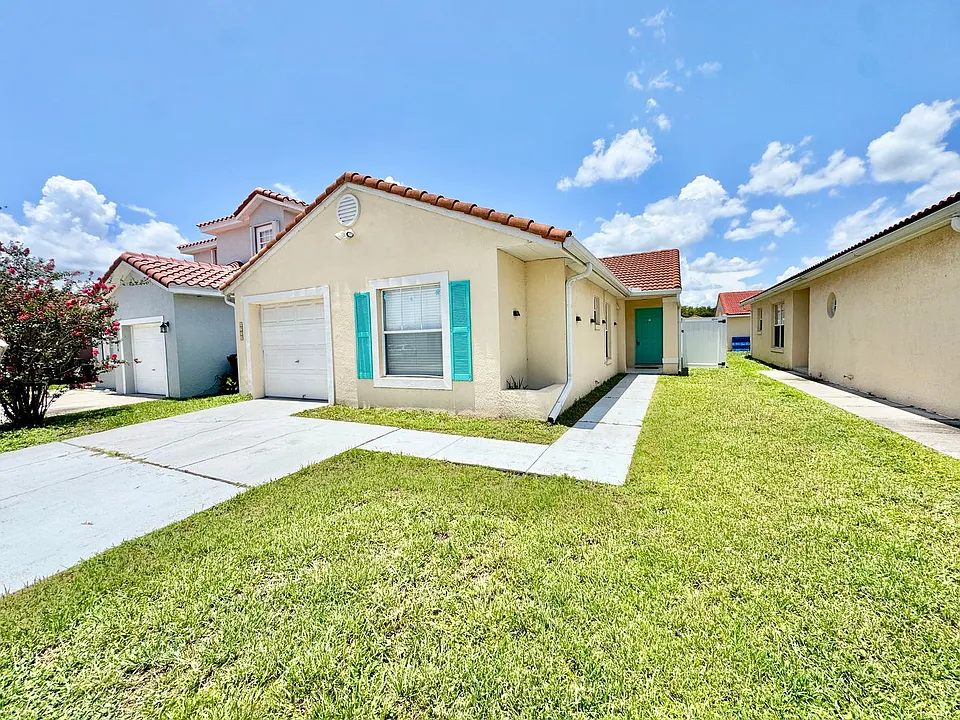 2298 Santa Lucia St