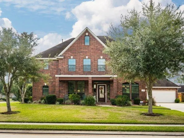 51 Scotch Pine Ct, Lake Jackson, TX 77566