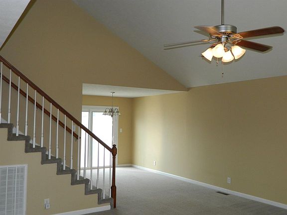 4th image of 734 Shetland Dr