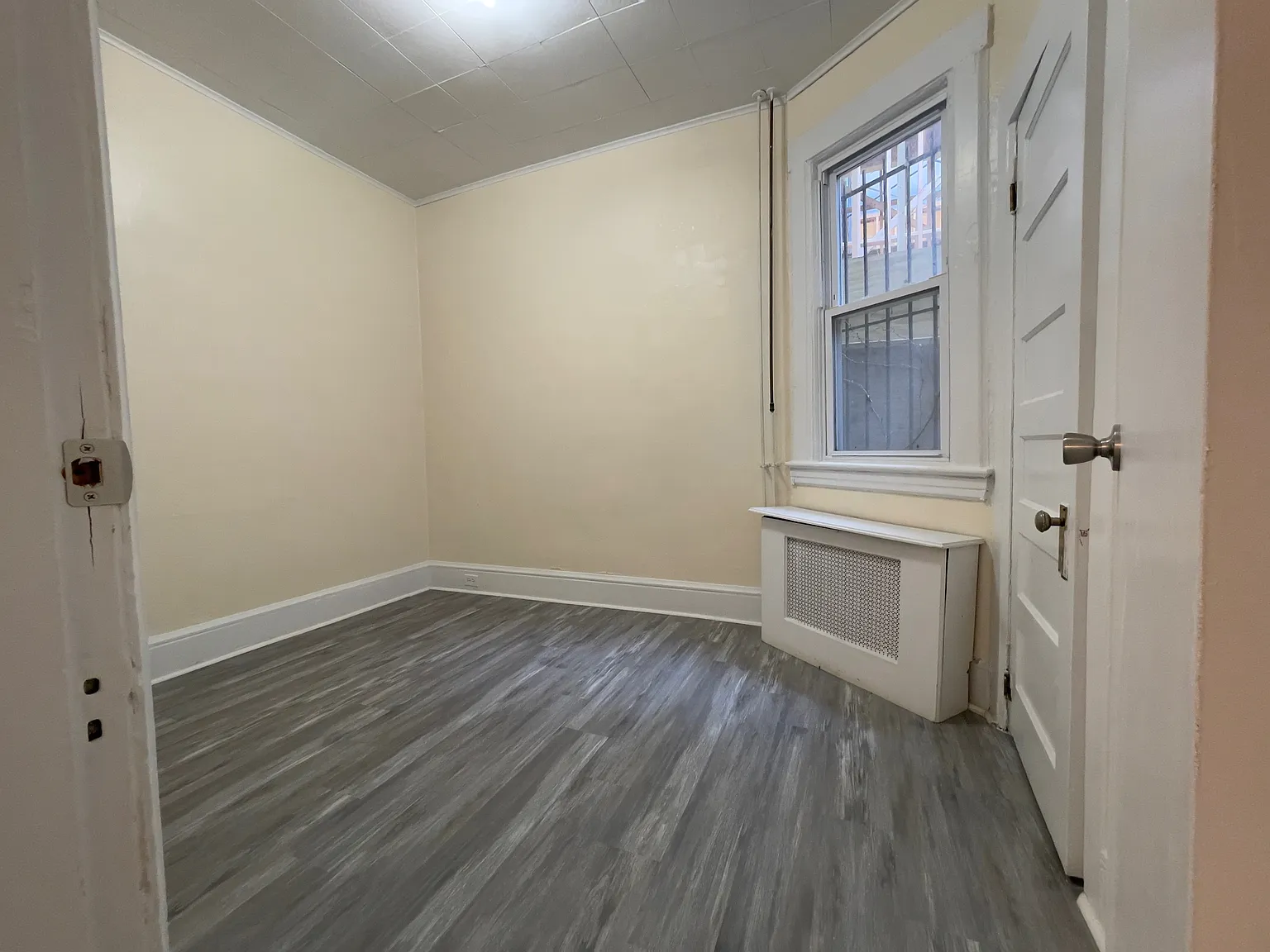 3 bed, 1.5 bath, 1000 sqft, $2,450 — Photo 3