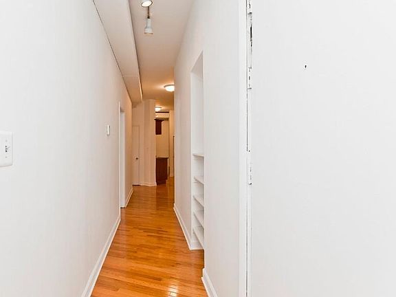 2nd image of 301 S Halsted St #728