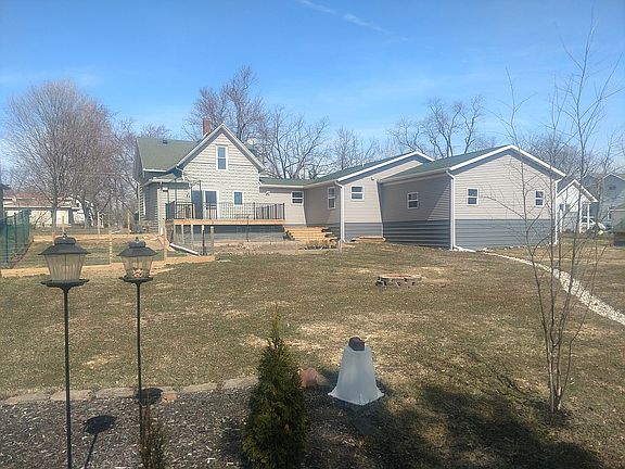 3rd image of 601 W Park St