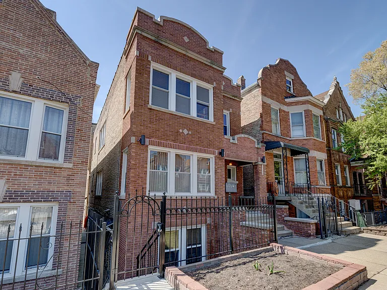 2319 W 22nd Pl — Photo 1