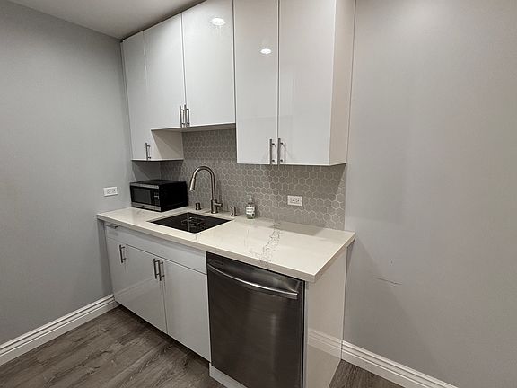 4th image of 725 Kapiolani Blvd APT 1906