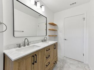 11702 N Oaks Dr, Austin, TX 78753