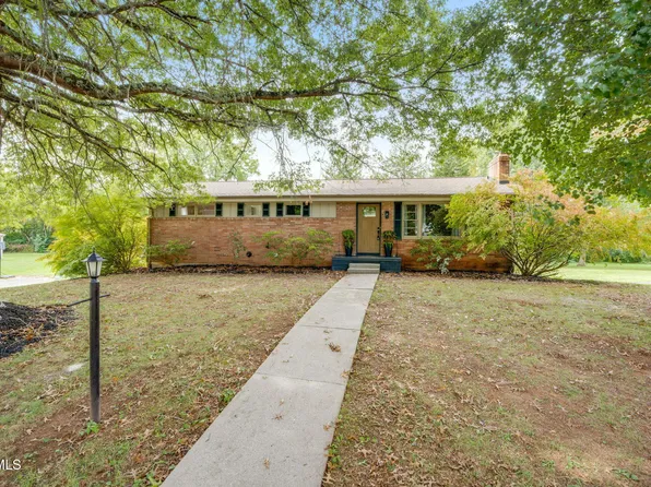 149 Elm Ln, Bluff City, TN 37618