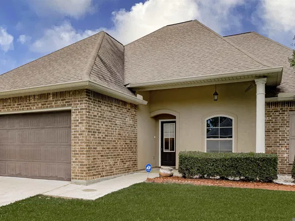 5259 Fox Hunt Dr, Zachary, LA 70791