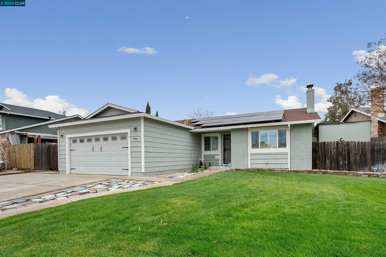 830 Almond Dr photo 1