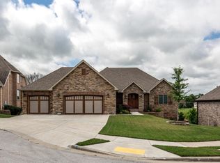 2944 S Ranch Dr, Springfield, MO 65809