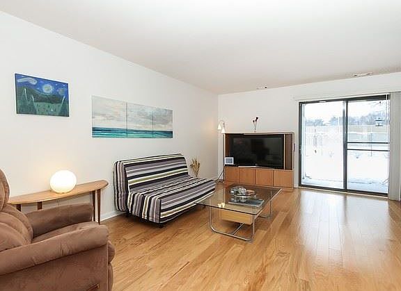 5th image of 951 Yosemite Trl APT B