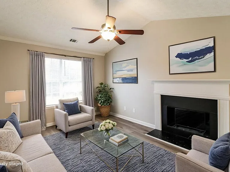 105 Cypress Dr — Photo 4