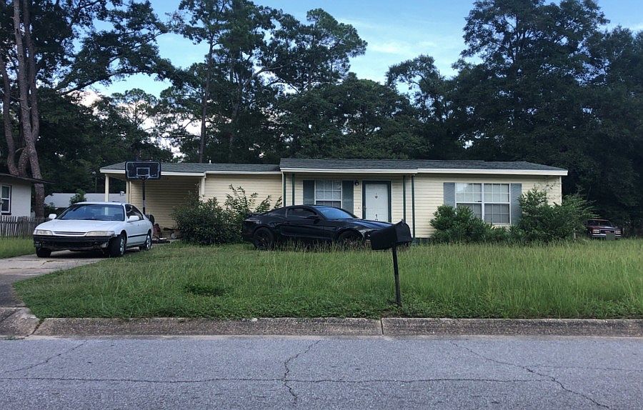 1st image of 106 Hart Dr
