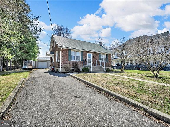 2nd image of 417 S Wayne St