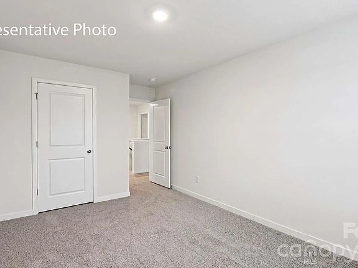 Brand New 4 Bedroom 2.5 Bath House in Hamptons of Hickory — Photo 4