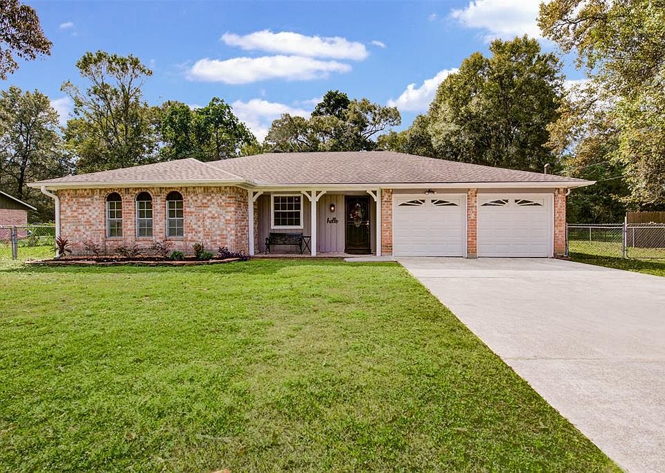 1st image of 19096 Wood Hollow Dr