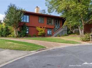 2137 E Camelot Pl, Fayetteville, AR 72701