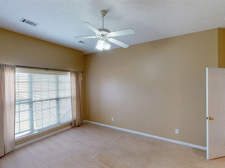615 Castlebrook Dr — Photo 25