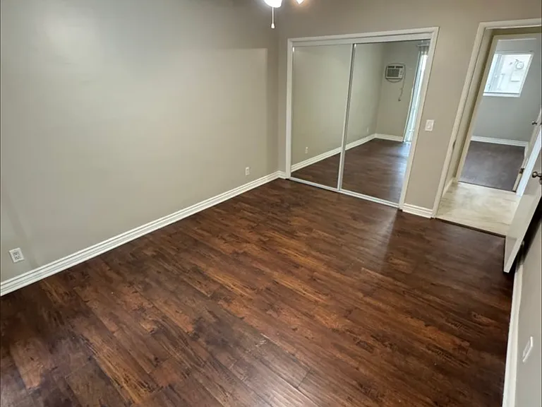 1332 E Broadway — Photo 14