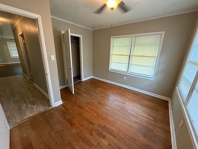 1207 Holly St — Photo 7