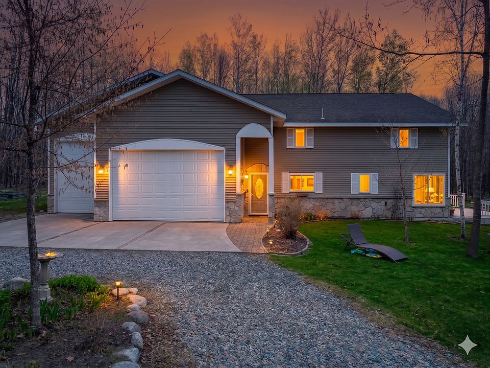 1st image of 21564 Sugarbush Ln
