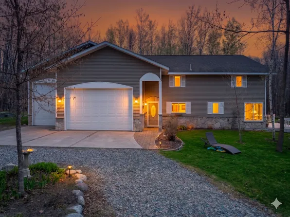 21564 Sugarbush Ln, Cohasset, MN 55721