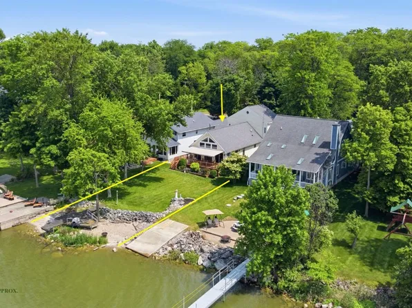 3594 S Memorial Shoreway Dr, Lakeside Marblehead, OH 43440