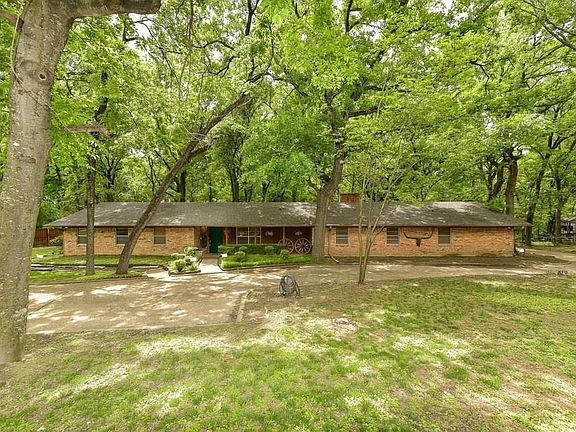 2nd image of 1203 Jungle Dr