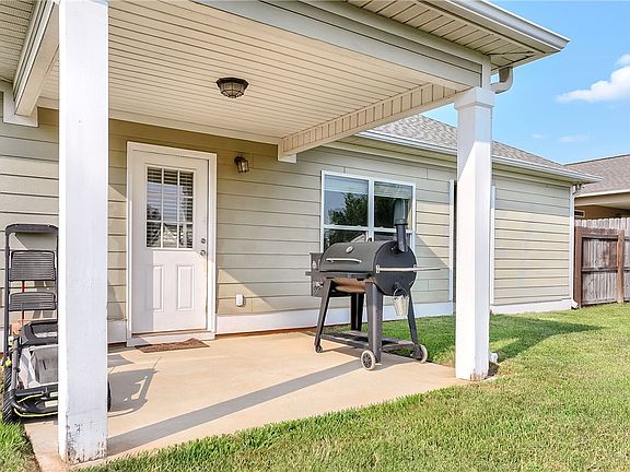 2nd image of 2395 Waterstone Cir