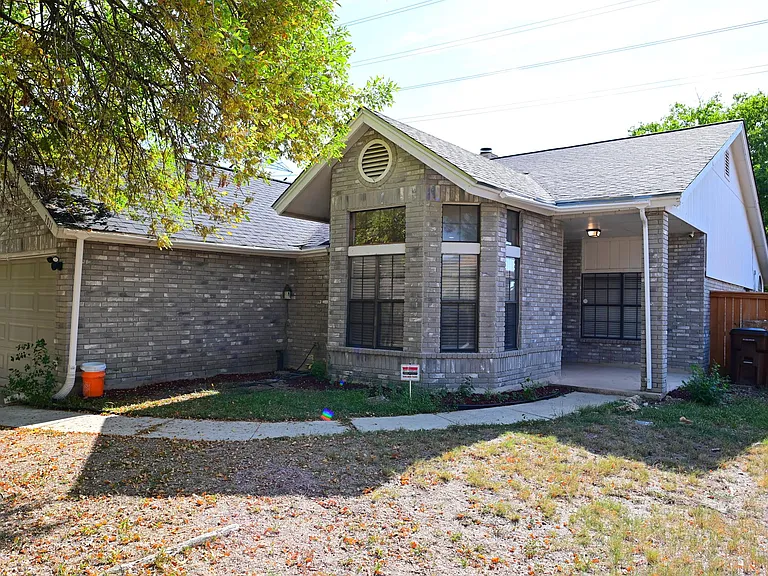 Beech Trail Dr — Photo 22