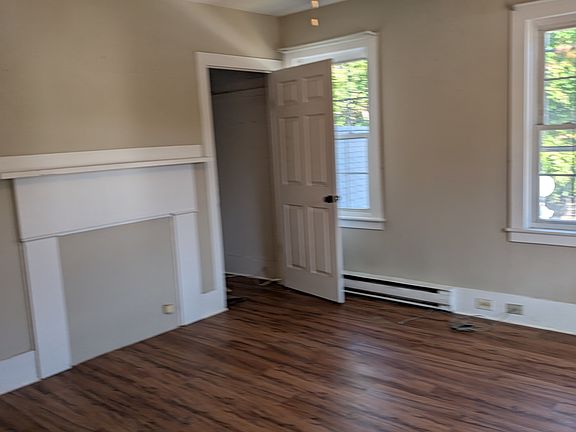 5th image of 7 Island St #B