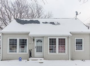 922 33rd St SE, Cedar Rapids, IA 52403