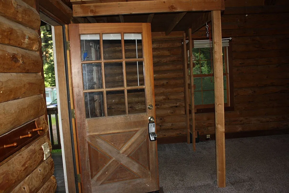 1 bed, 1.0 bath, 980 sqft, $1,300 — Photo 2