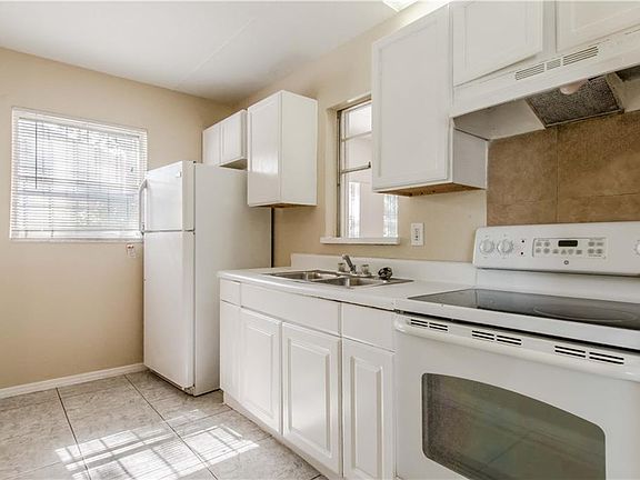 2nd image of 4481 Cassius St