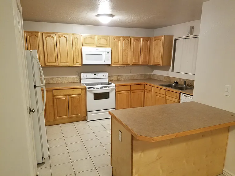 Willow Wood — Photo 17