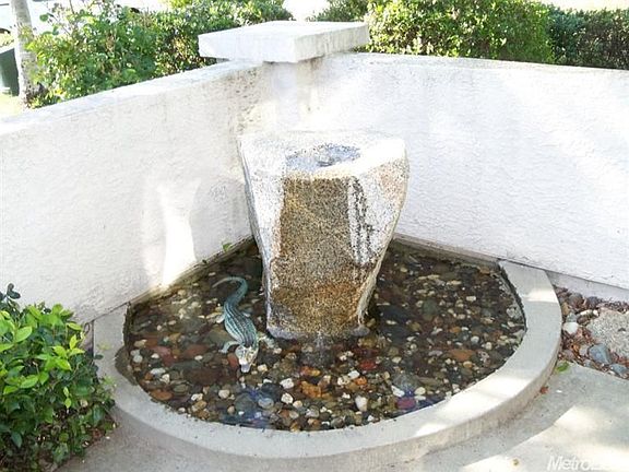 3rd image of 4336 Lakebreeze Dr