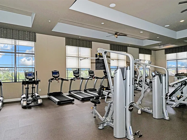 10340 Lake Vista Ct — Photo 28