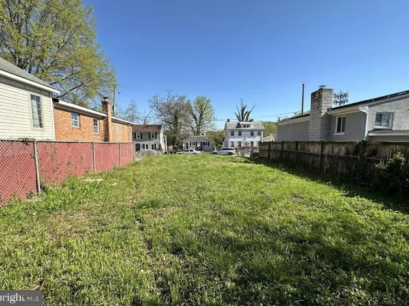 5908 Burgundy St, Capitol Heights, MD 20743