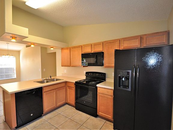 4th image of 504 Southern Charm Dr