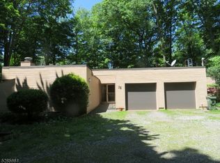 35 Naughright Rd, Long Valley, NJ 07853