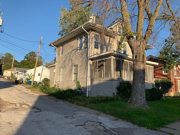 4th image of 909 Mulberry Ave